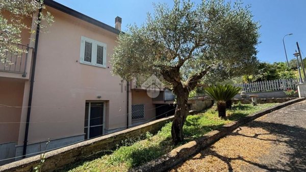 casa indipendente in vendita ad Arpino