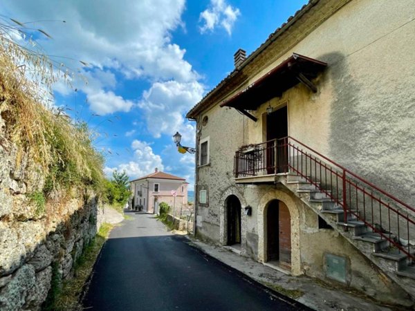 casa indipendente in vendita ad Arpino