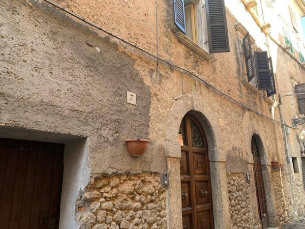 casa indipendente in vendita ad Arpino