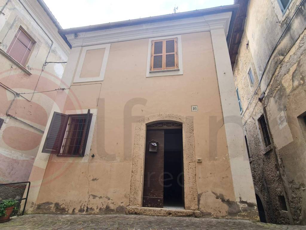 casa indipendente in vendita ad Arpino