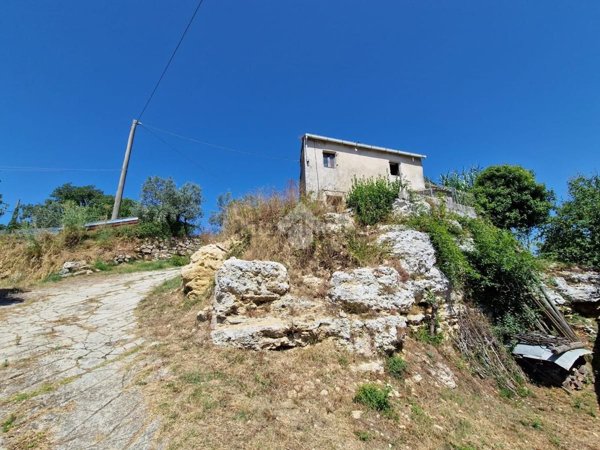 casale in vendita ad Arpino