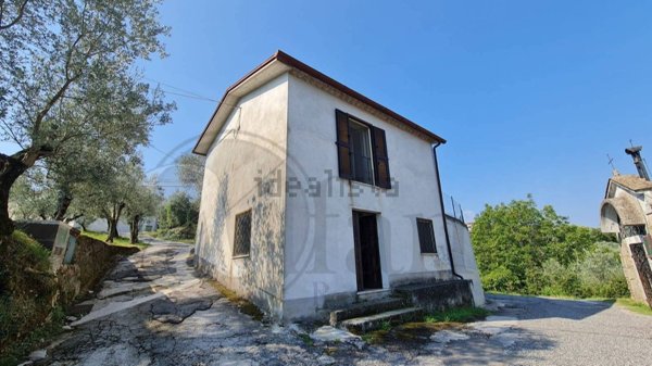 casa indipendente in vendita ad Arpino