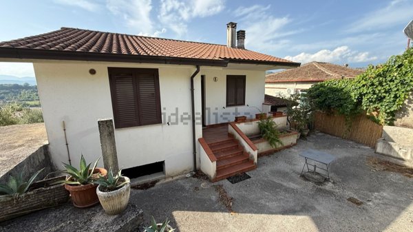 casa indipendente in vendita ad Arpino