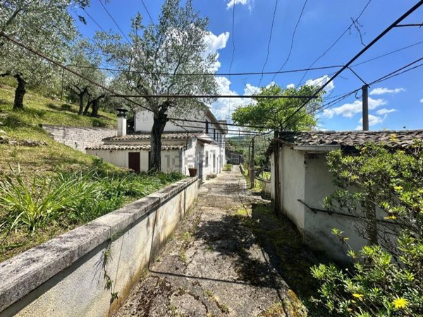 casa indipendente in vendita ad Arpino