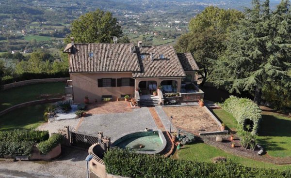 casa indipendente in vendita ad Arpino