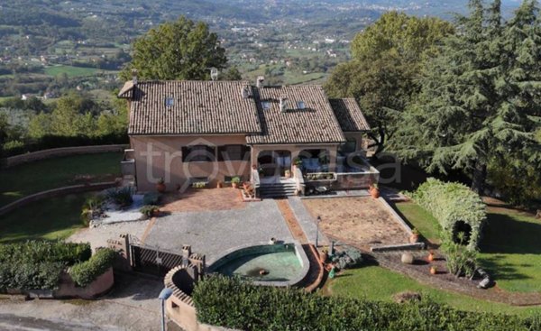 casa indipendente in vendita ad Arpino