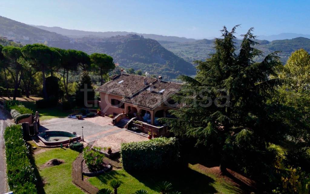 casa indipendente in vendita ad Arpino