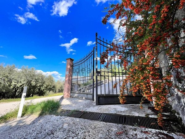 casa indipendente in vendita ad Arpino