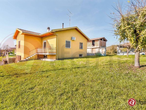 casa indipendente in vendita ad Arpino