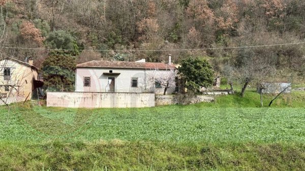 casa indipendente in vendita ad Arpino