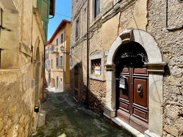 intera palazzina in vendita ad Arpino