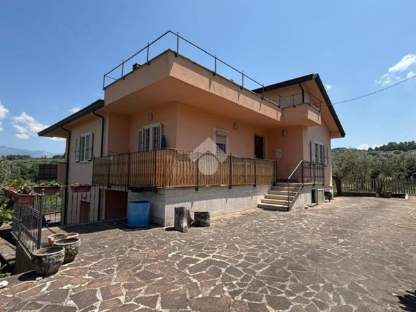 casa indipendente in vendita ad Arpino