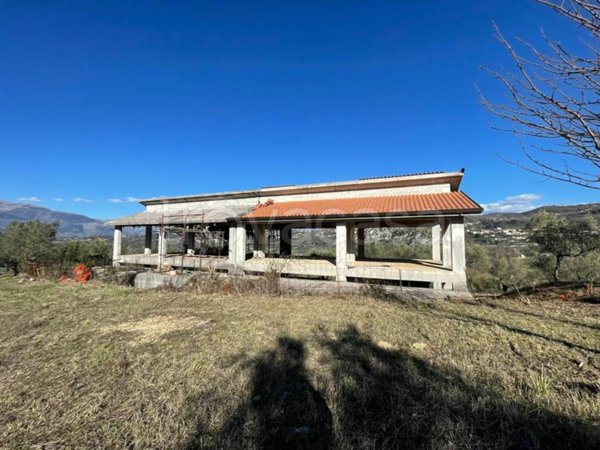 casa indipendente in vendita ad Arpino