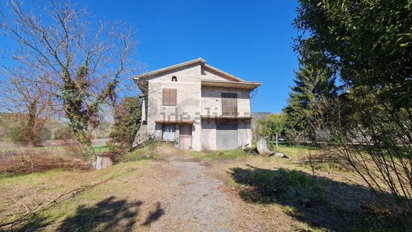casa indipendente in vendita ad Arpino