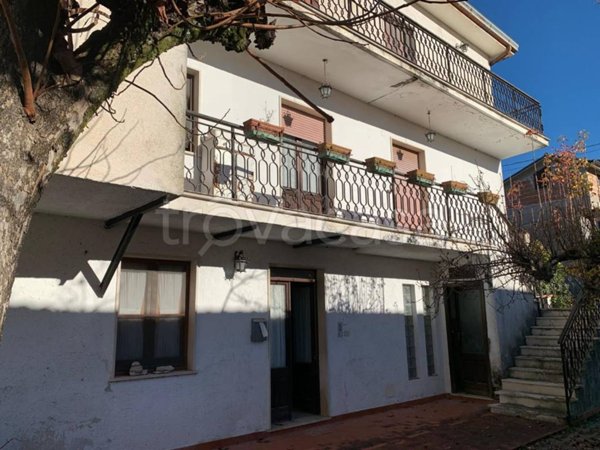 casa indipendente in vendita ad Arpino