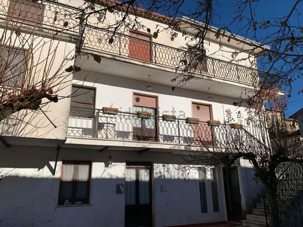 casa indipendente in vendita ad Arpino
