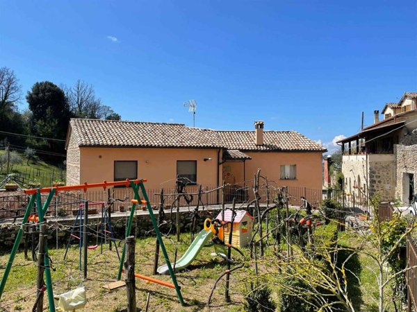 casa indipendente in vendita ad Arpino