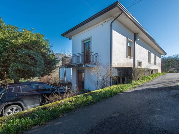 casa indipendente in vendita ad Arpino