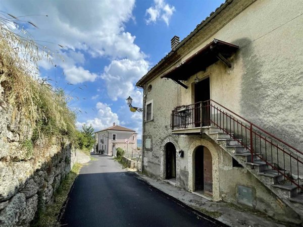 casa indipendente in vendita ad Arpino