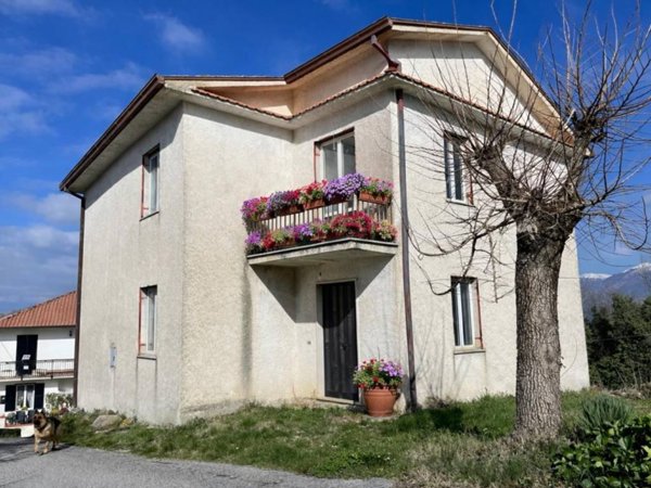 casa indipendente in vendita ad Arpino