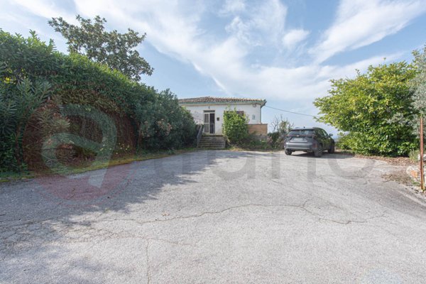 casa indipendente in vendita ad Arpino