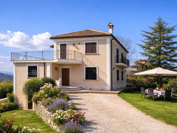 casa indipendente in vendita ad Arpino