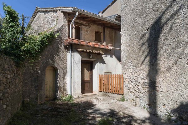 casa indipendente in vendita ad Arpino