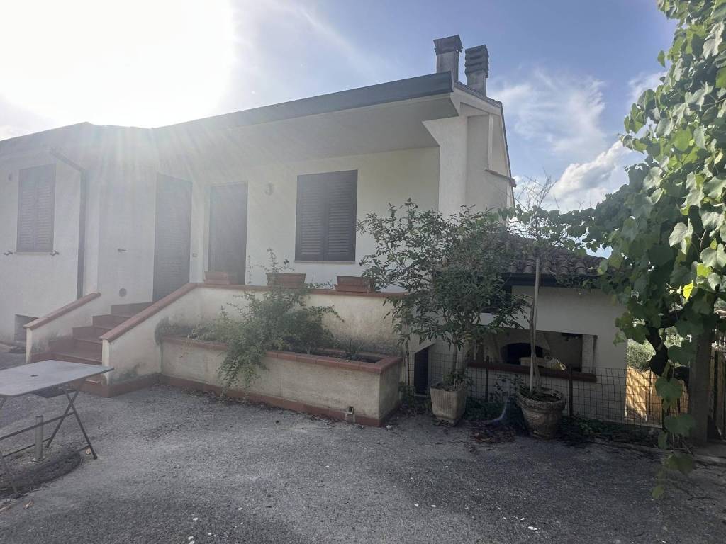 casa indipendente in vendita ad Arpino