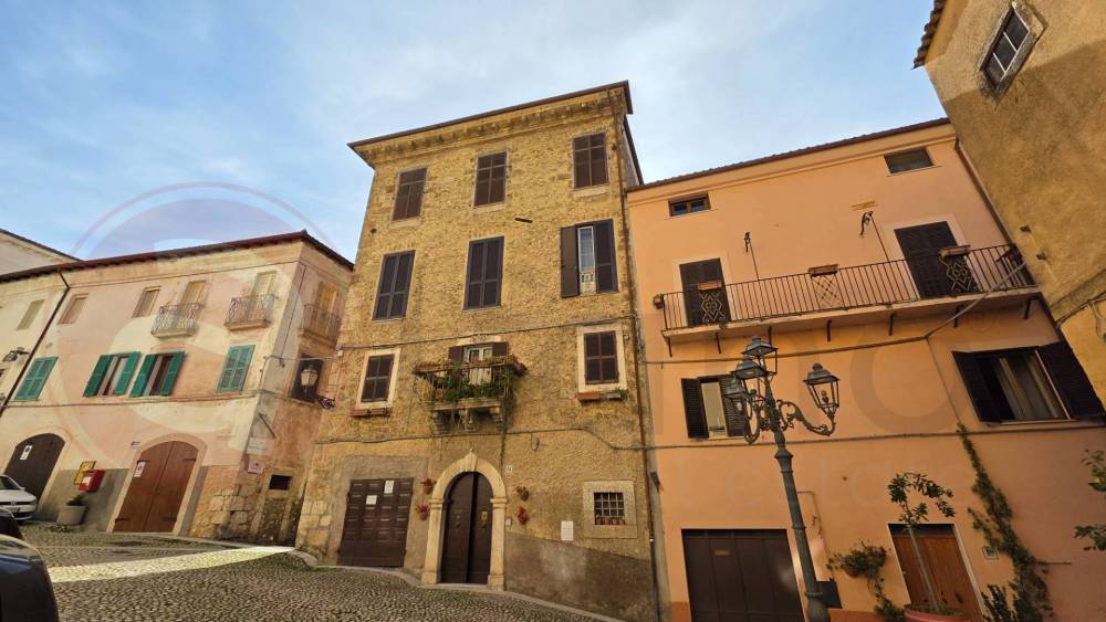 casa indipendente in vendita ad Arpino