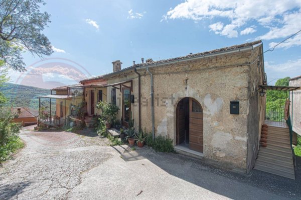 casa indipendente in vendita ad Arpino