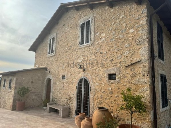 quadrivano in vendita ad Arpino