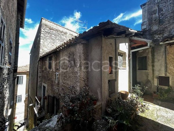 casa indipendente in vendita ad Arpino
