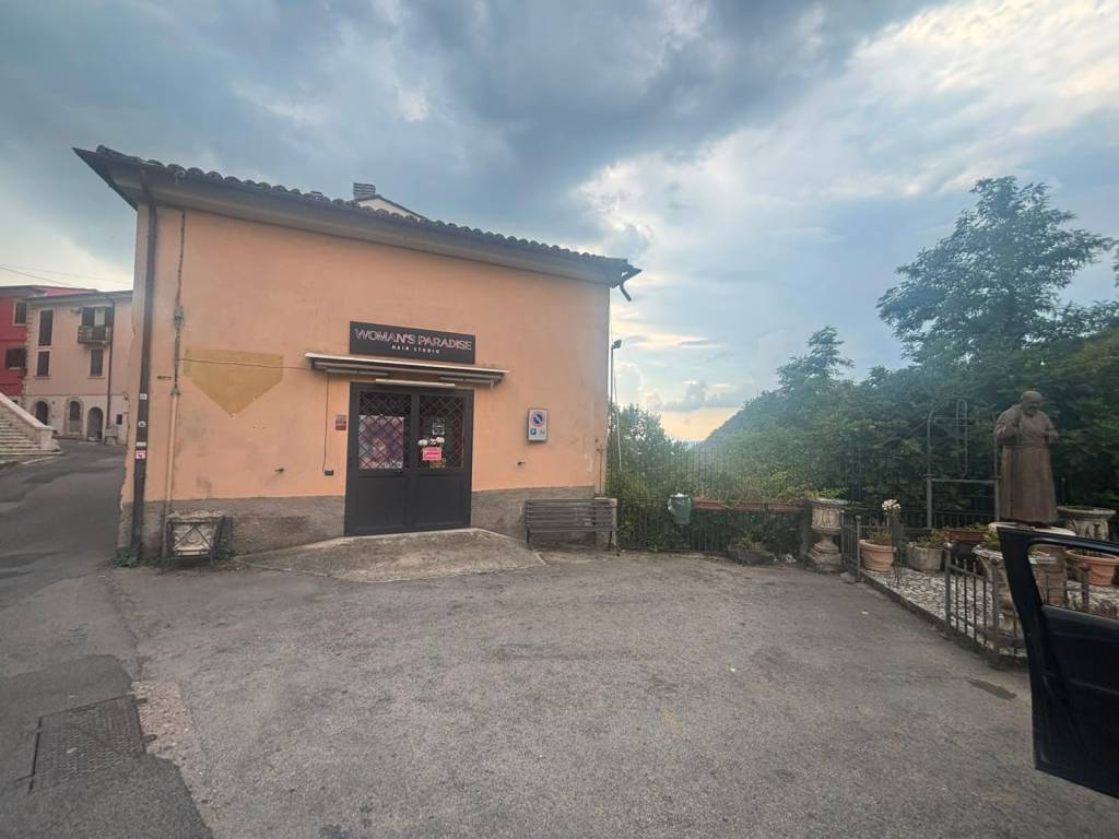 negozio in vendita ad Arpino