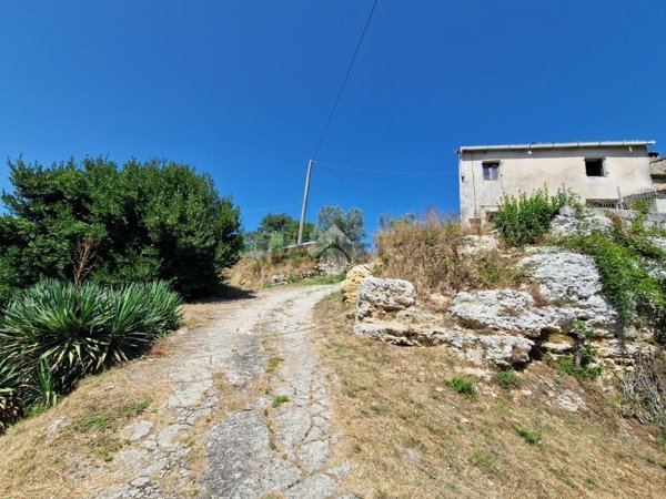 casale in vendita ad Arpino