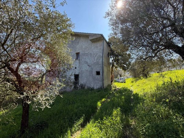 casa indipendente in vendita ad Arpino