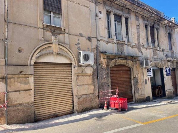 locale di sgombero in vendita ad Atina