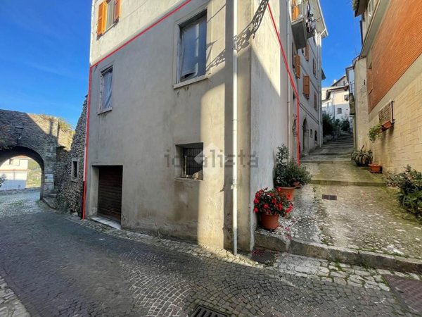 appartamento in vendita ad Atina