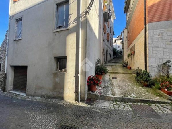 appartamento in vendita ad Atina