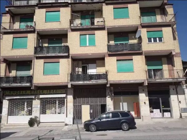 intera palazzina in vendita ad Atina in zona Ponte Melfa