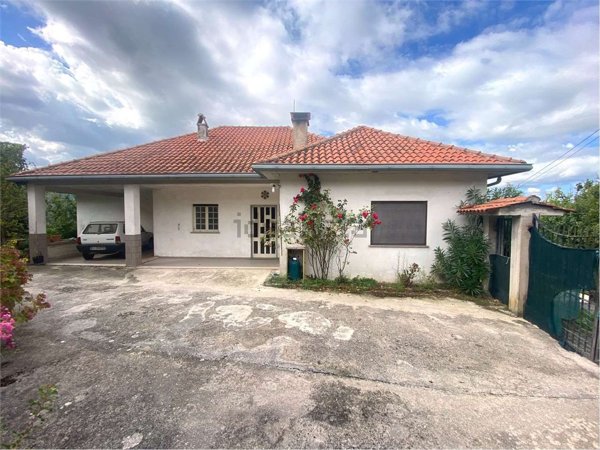 casa indipendente in vendita ad Atina