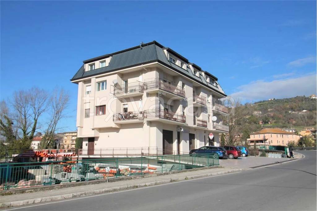 appartamento in vendita ad Atina