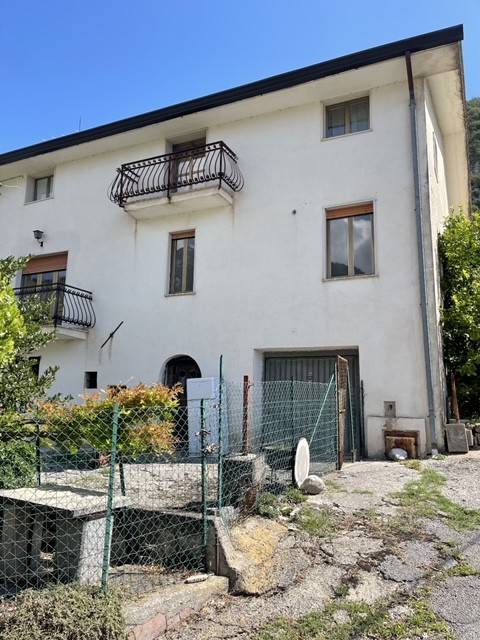 casa indipendente in vendita ad Atina