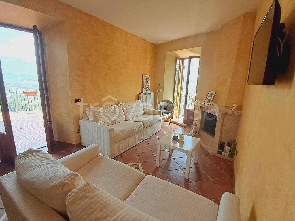appartamento in vendita ad Atina