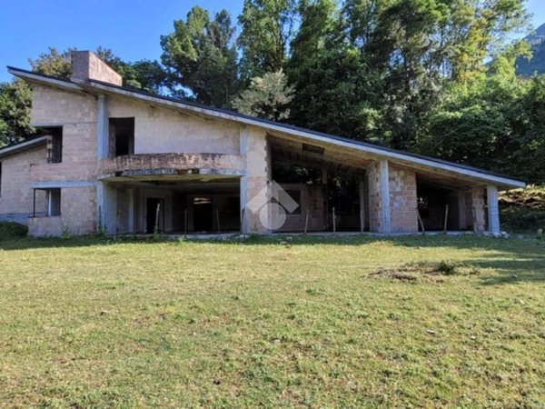 casa indipendente in vendita ad Atina