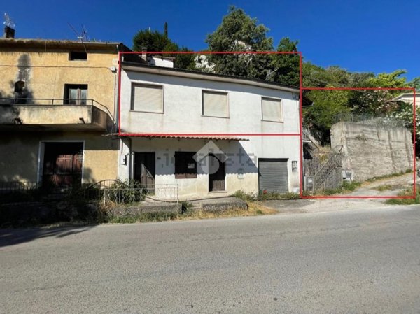 appartamento in vendita ad Atina