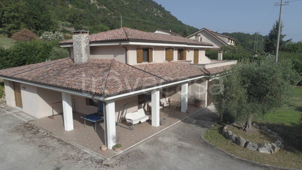casa indipendente in vendita ad Atina