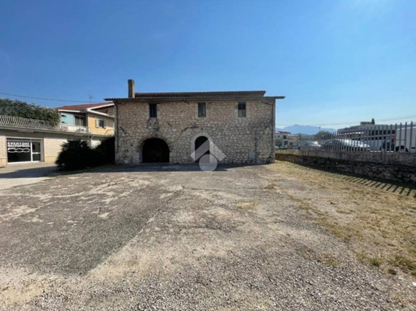 casa indipendente in vendita ad Atina