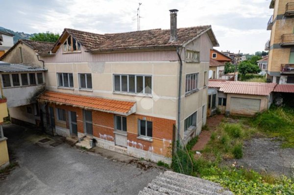 casa indipendente in vendita ad Atina