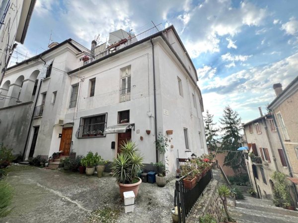 appartamento in vendita ad Atina