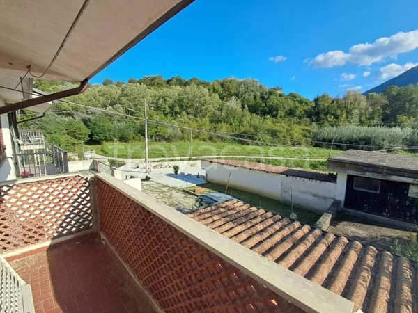 casa indipendente in vendita ad Atina in zona Ponte Melfa